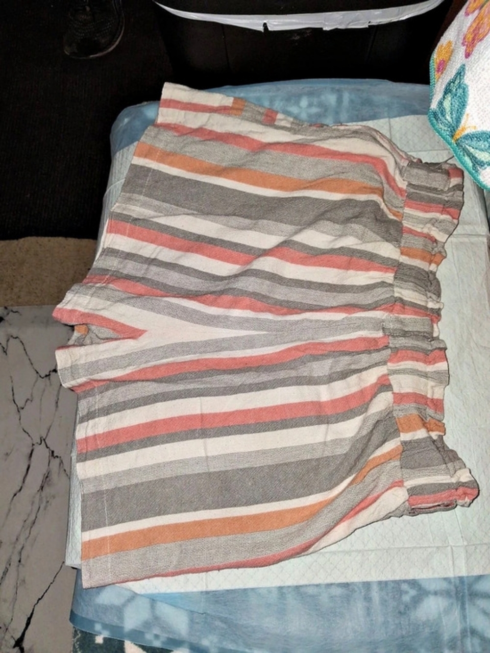 Mimi Chica Striped Short Sleeve Top in Gray & Pink Size Small